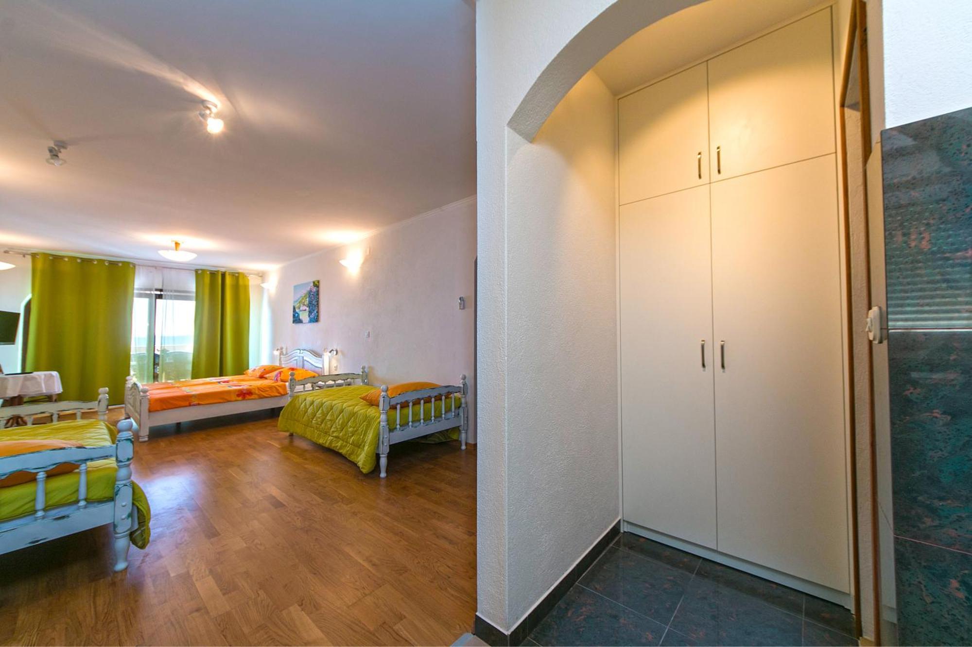 Adria Brela Apartments Habitación foto