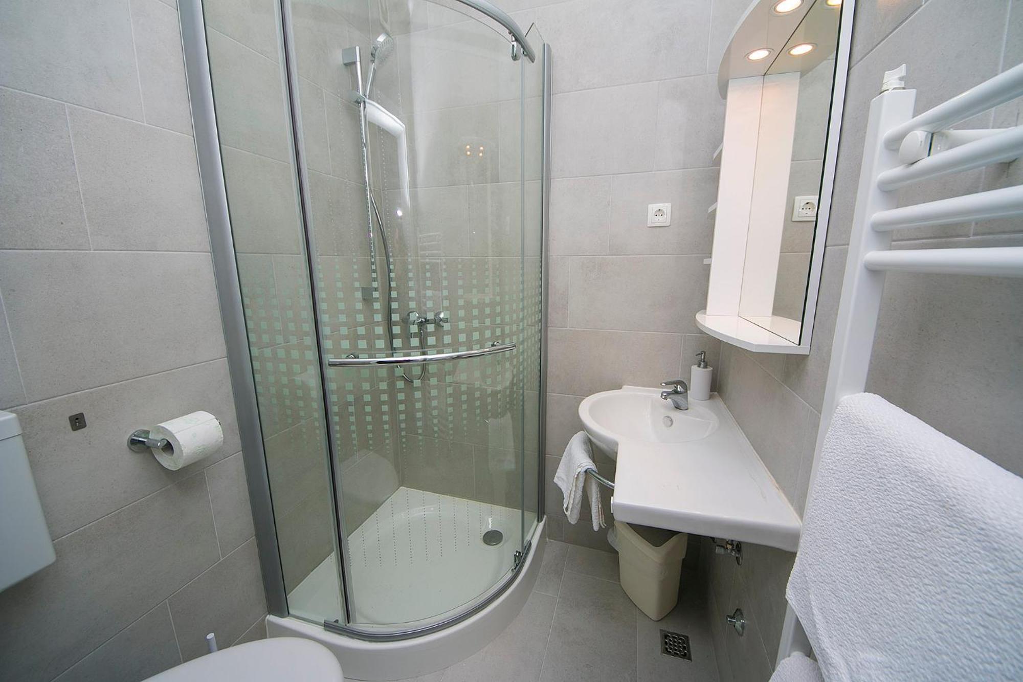 Adria Brela Apartments Habitación foto